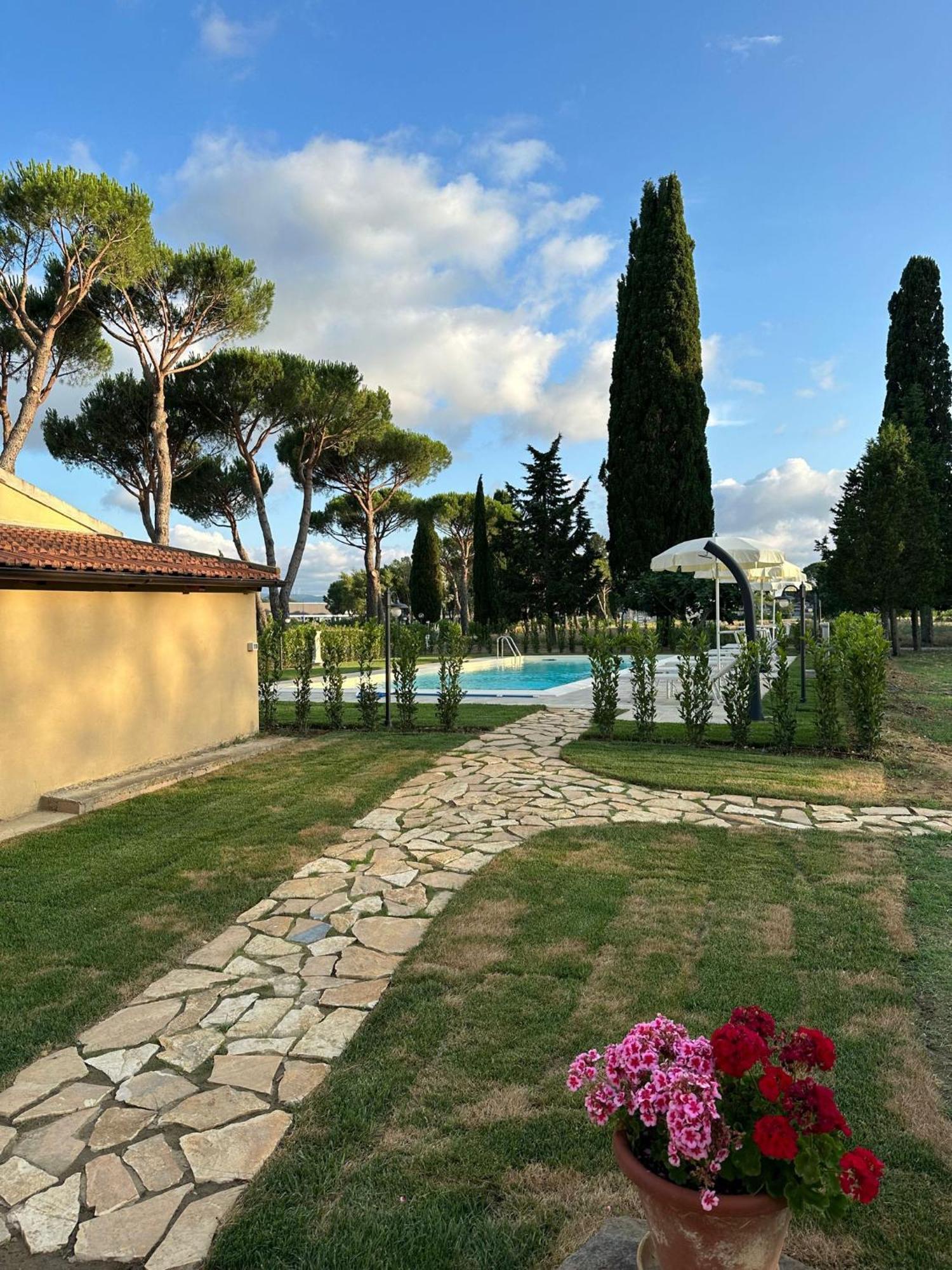 La Vecchia Cantina Guzzardi Lari ภายนอก รูปภาพ