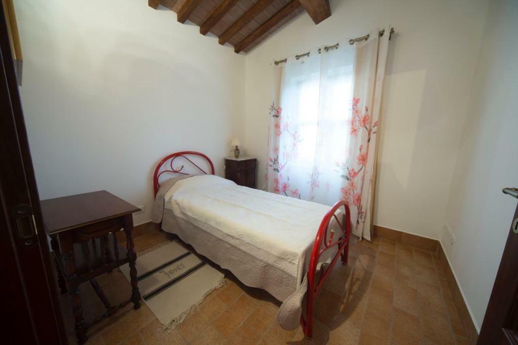 La Vecchia Cantina Guzzardi Lari ภายนอก รูปภาพ